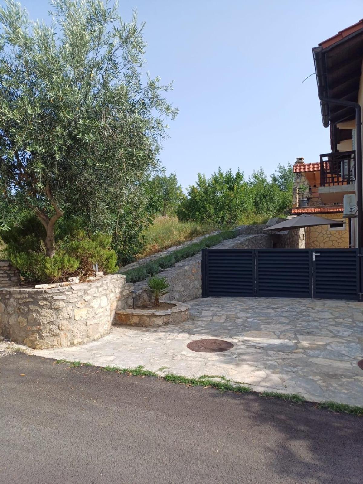 Apartamento Ambiente Jasenice  Exterior foto